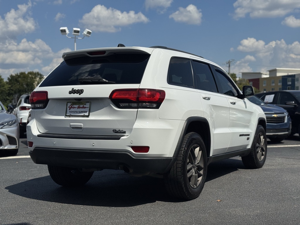 2017 Jeep Grand Cherokee Anniversary Edition photo 7