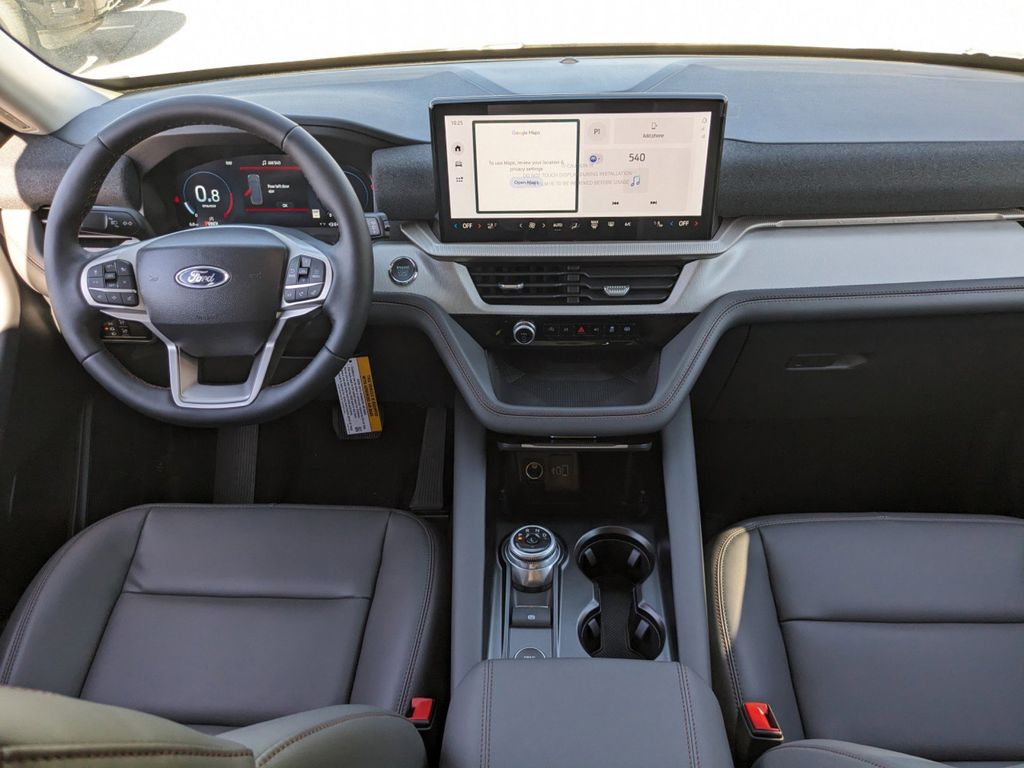 2025 Ford Explorer photo 15