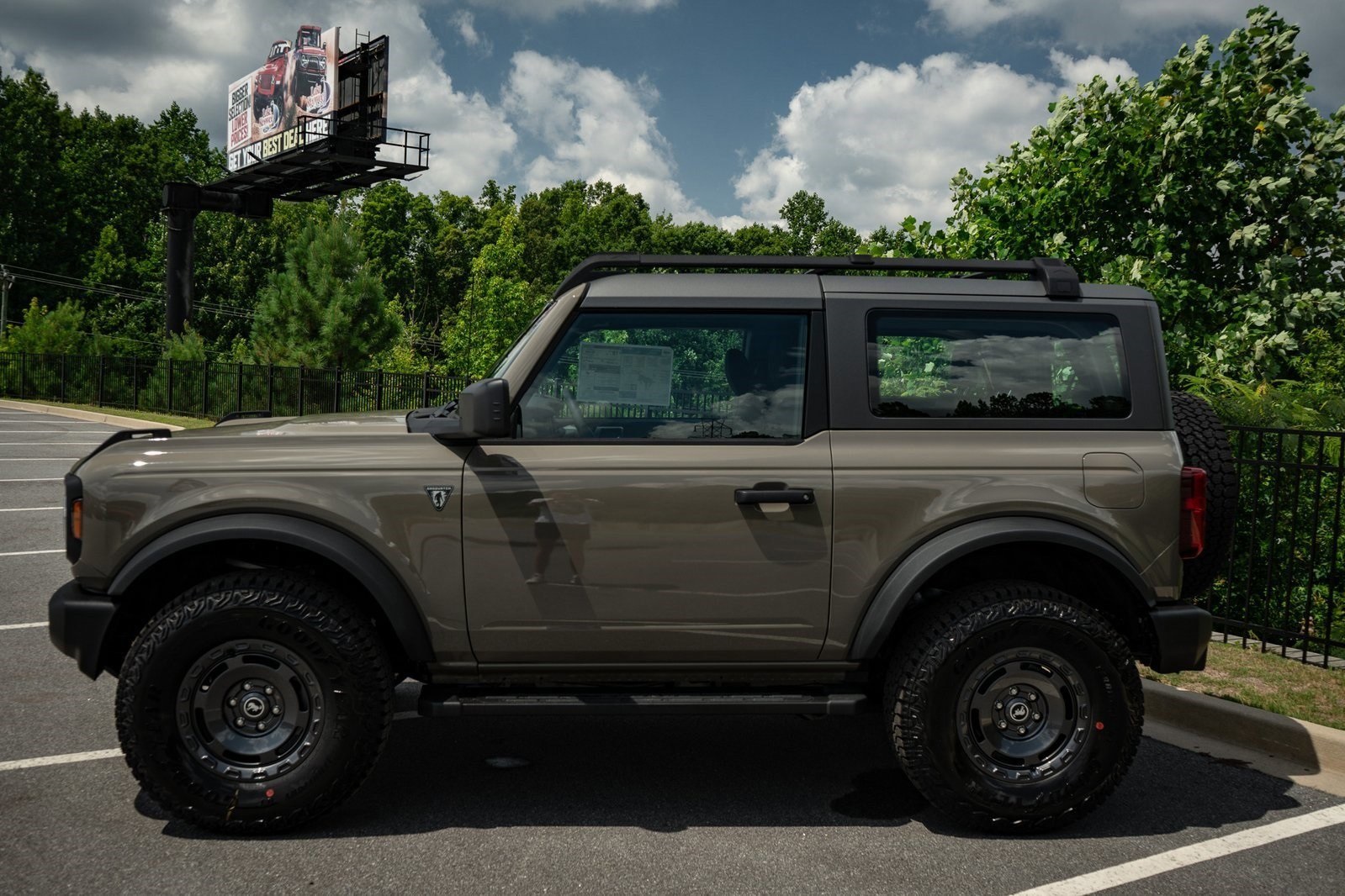 2025 Ford Bronco Base photo 4