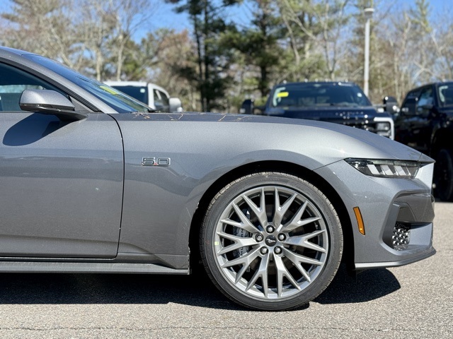 2025 Ford Mustang GT Premium photo 2