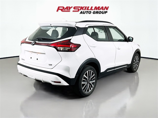 2024 Nissan Kicks SR photo 4