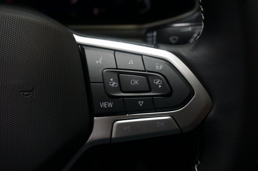 2025 Volkswagen Taos SEL photo 16