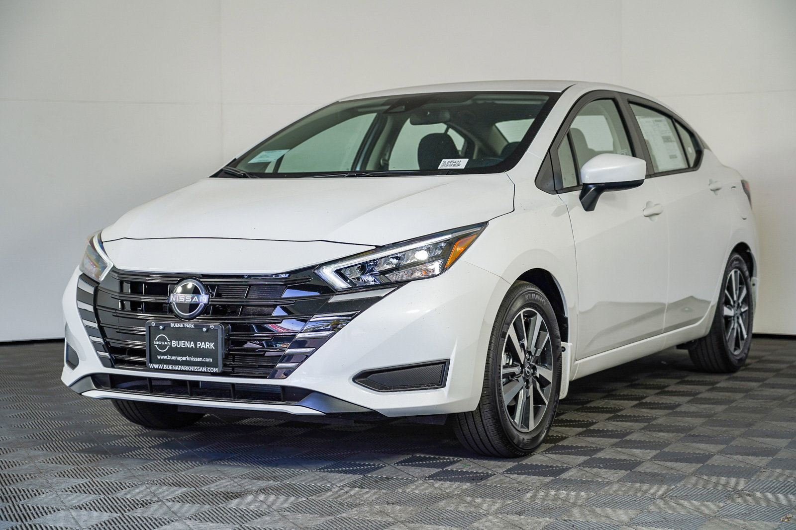 2025 Nissan Versa SV photo 5