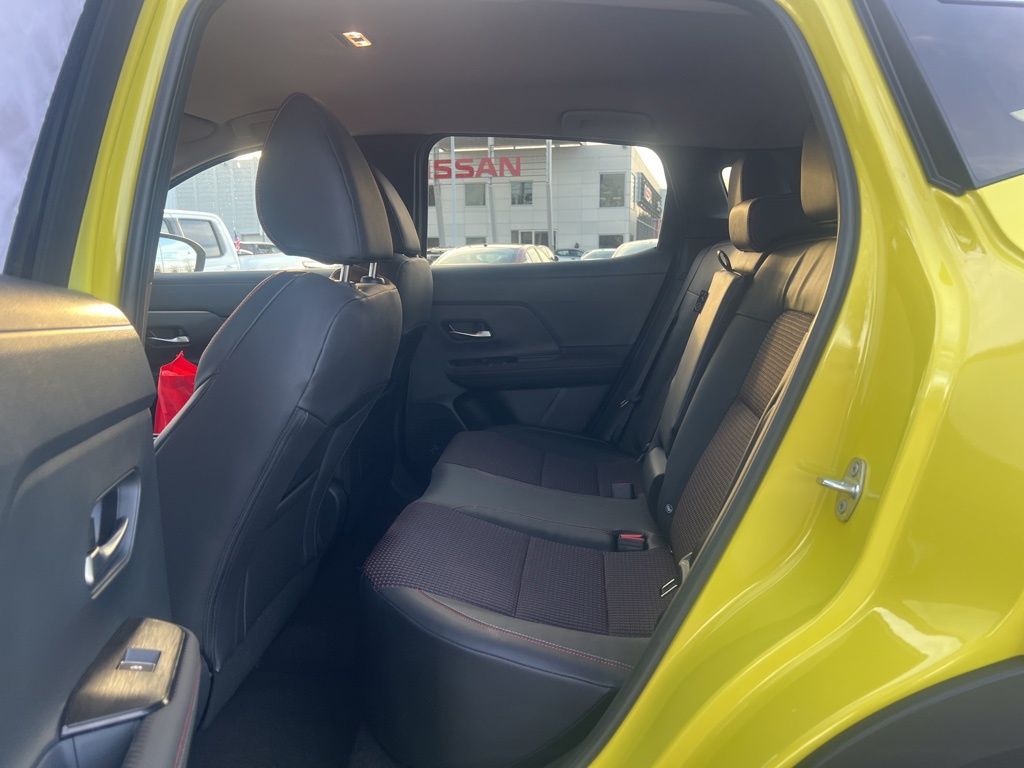 2025 Nissan Kicks SR photo 12
