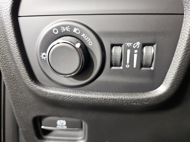 2025 Jeep Grand Cherokee Laredo Altitude photo 17