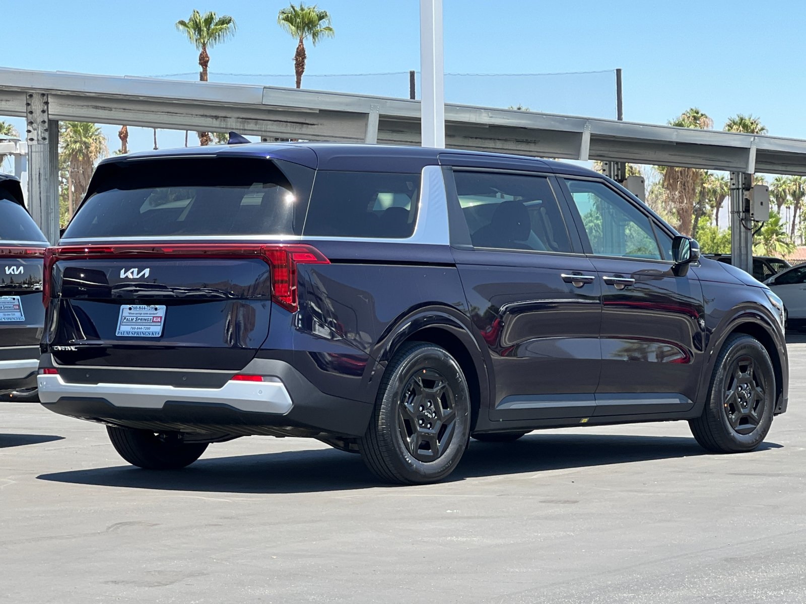 2026 Kia Carnival LXS photo 3