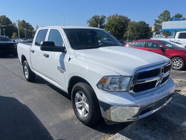 2023 Ram 1500 Classic SLT photo 4
