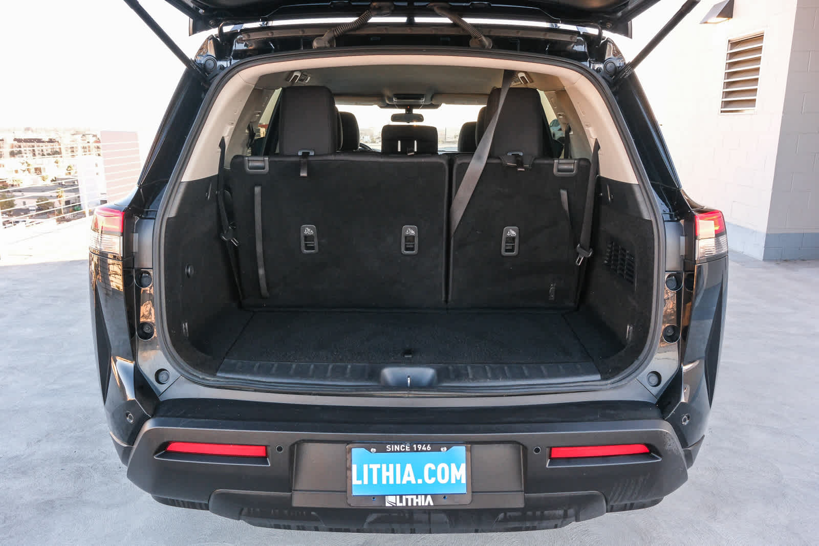 2022 Nissan Pathfinder SV photo 24