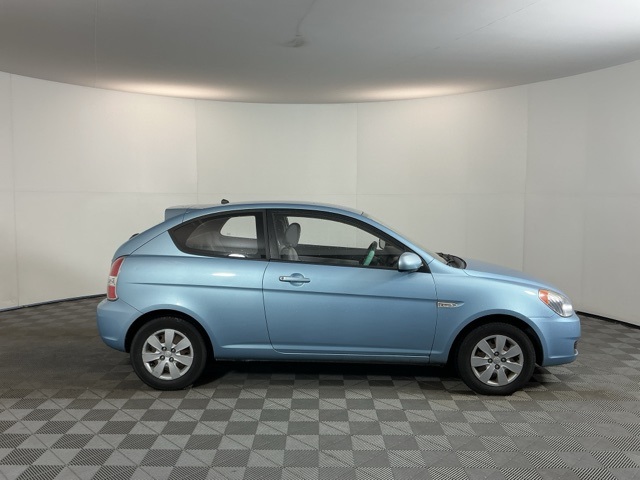 2010 Hyundai Accent GS photo 3