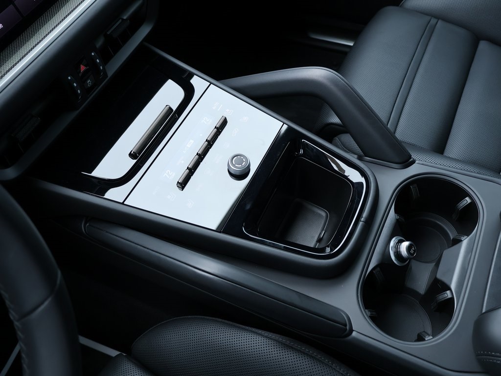 2025 Porsche Cayenne E-Hybrid Coupe Turbo photo 24