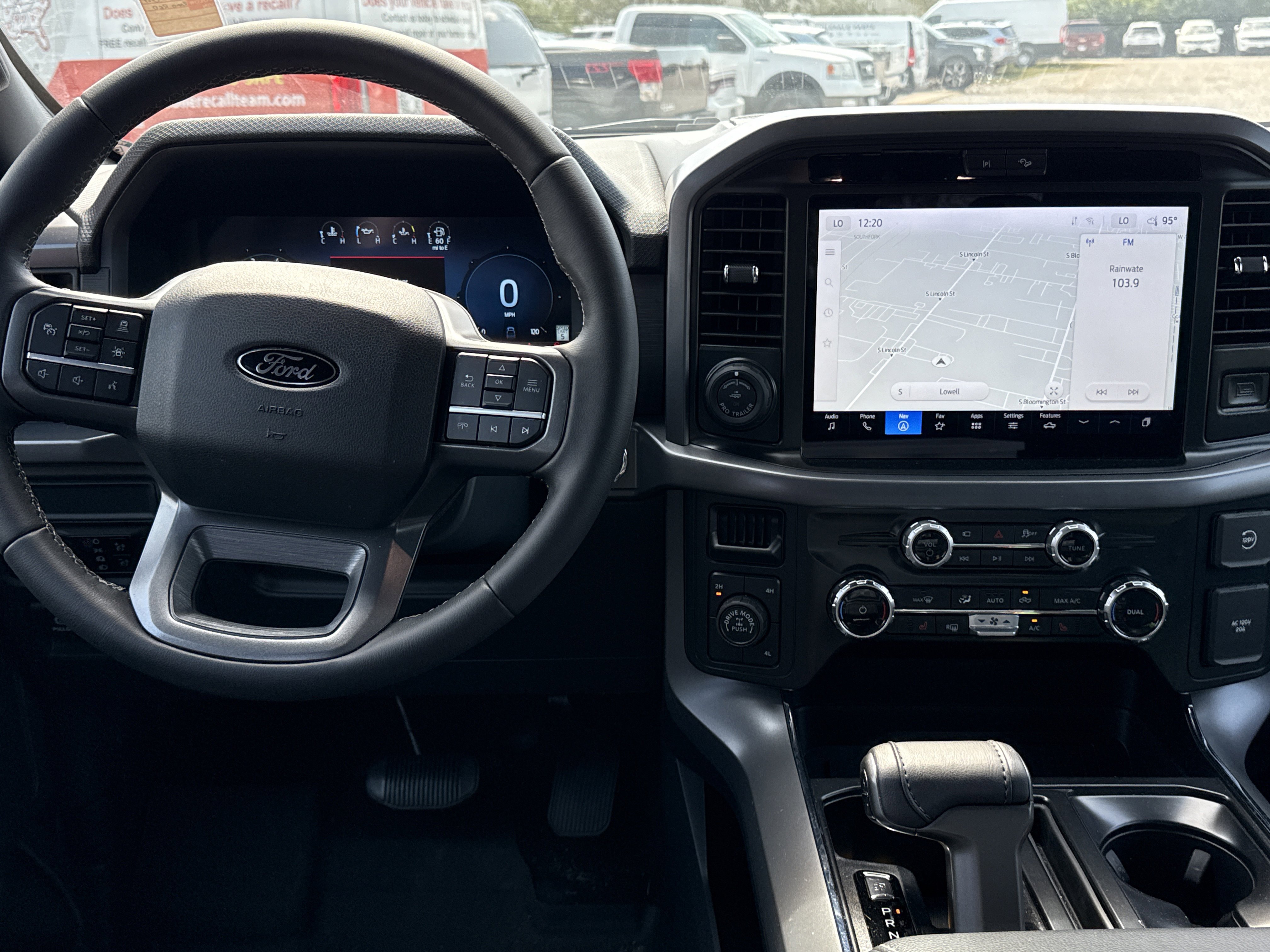 2025 Ford F-150 XLT photo 2