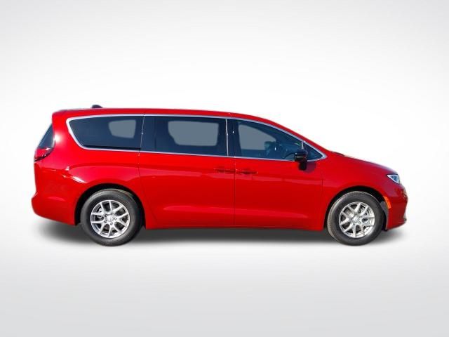 2026 Chrysler Pacifica photo 21