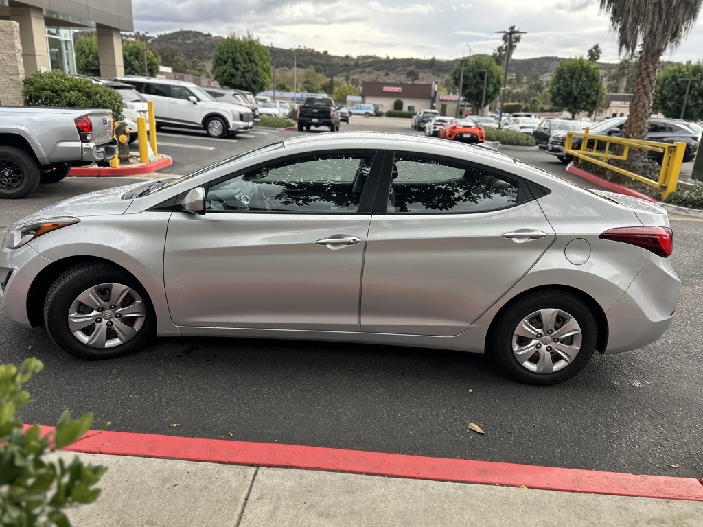2016 Hyundai Elantra SE photo 4