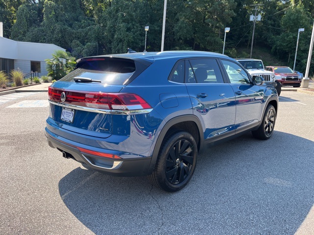 2026 Volkswagen Atlas Cross Sport SE Technology photo 2