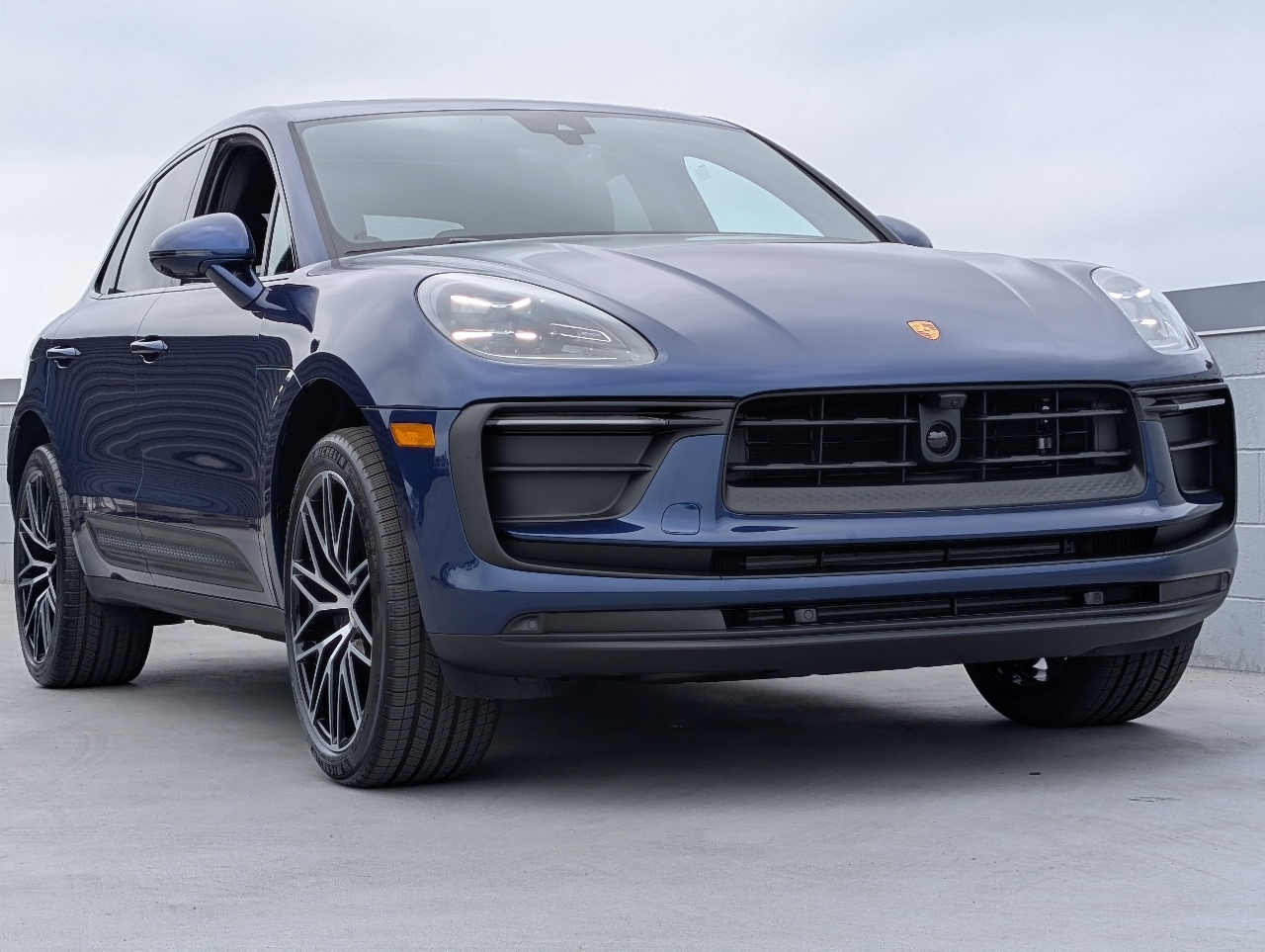 2025 Porsche Macan T photo 24