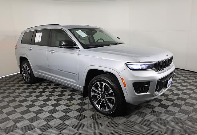 2021 Jeep Grand Cherokee Overland photo 2