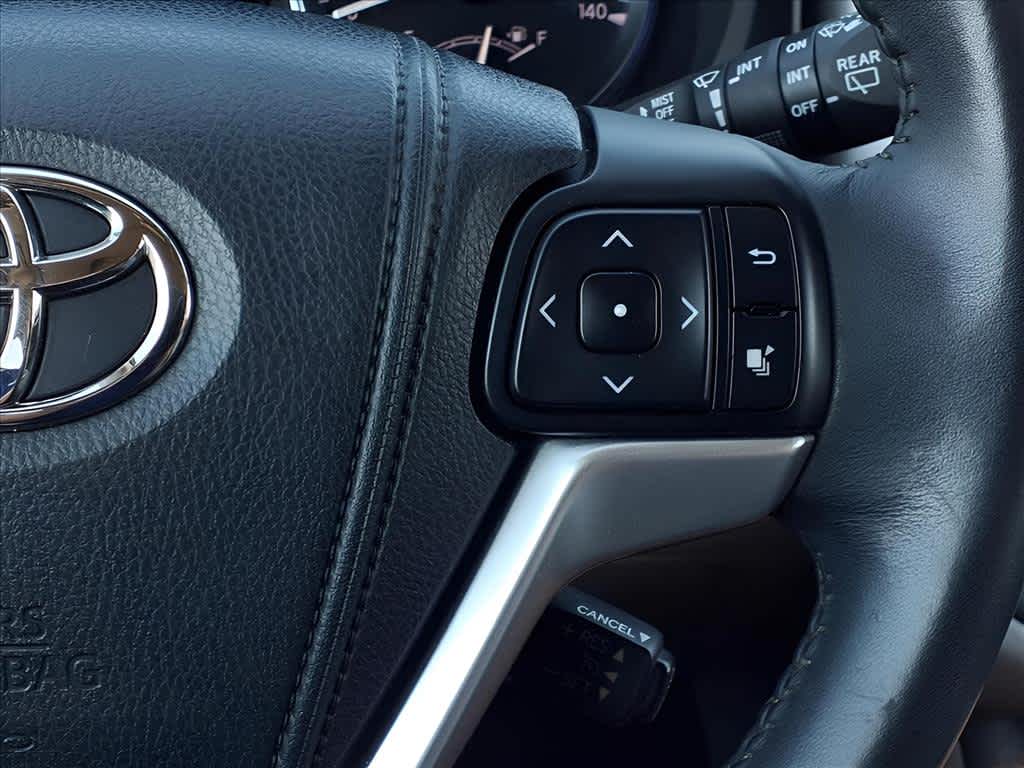 2014 Toyota RAV4 XLE photo 17