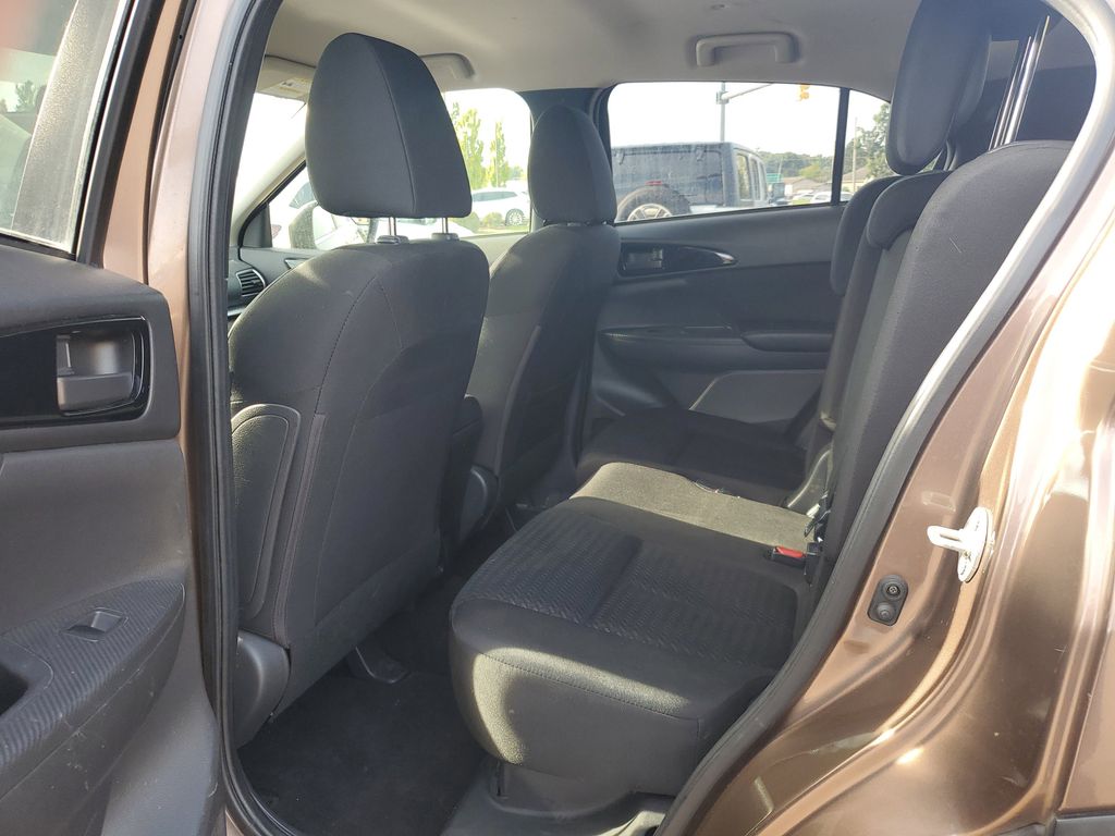 2020 Mitsubishi Eclipse Cross ES photo 18