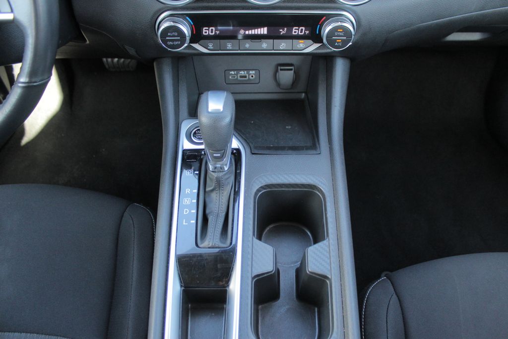 2021 Nissan Sentra SV photo 14