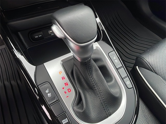 2023 Kia Forte GT-Line photo 17