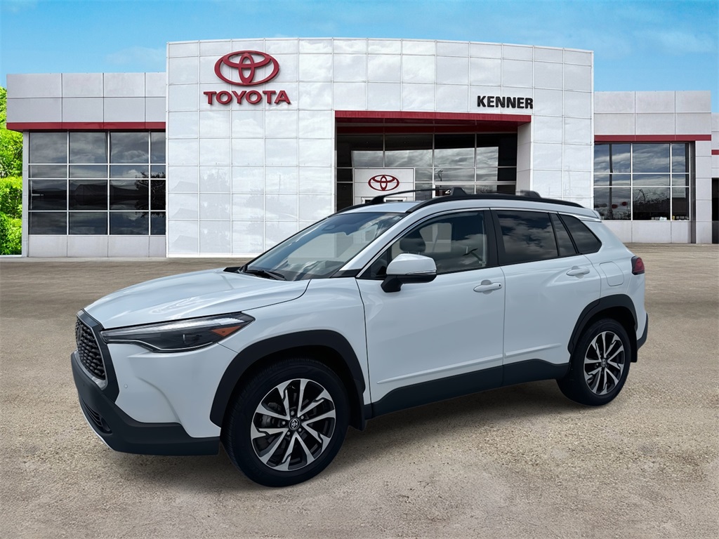 2024 Toyota Corolla Cross XLE photo 2