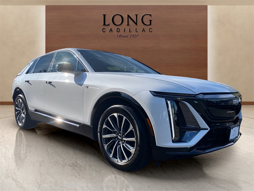 2024 Cadillac Lyriq Sport photo 3