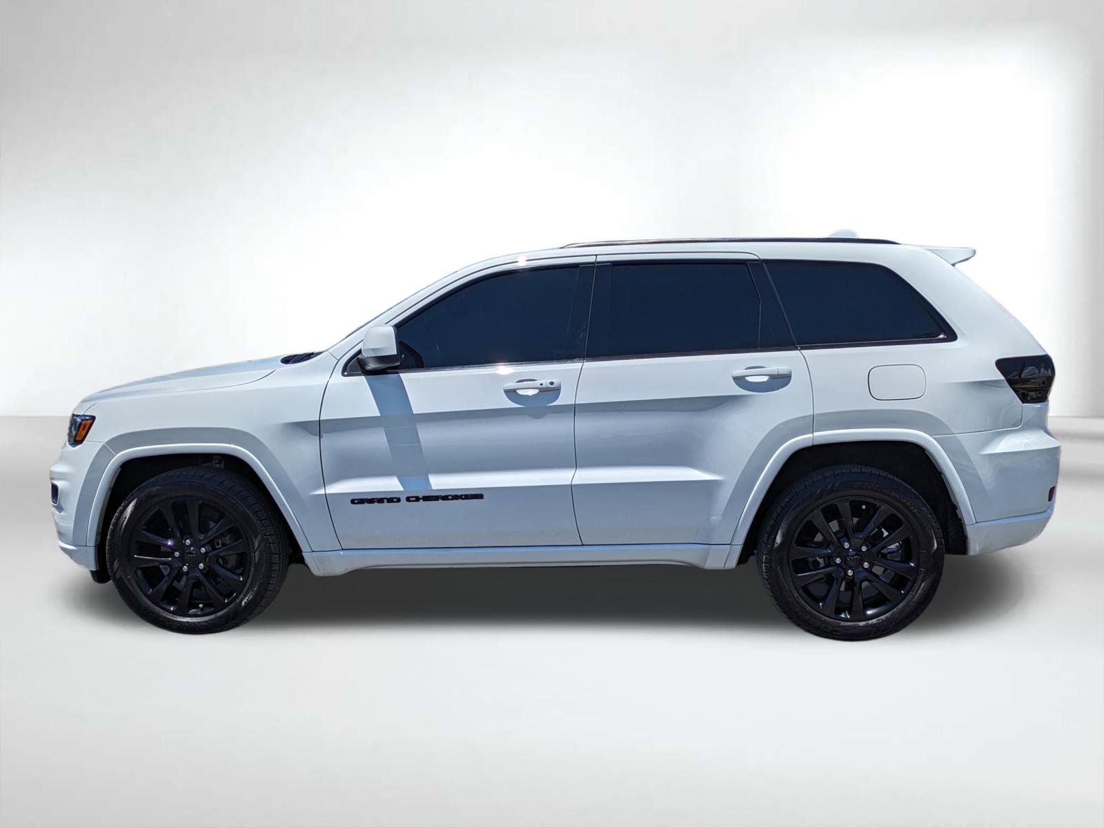 2020 Jeep Grand Cherokee Altitude photo 4