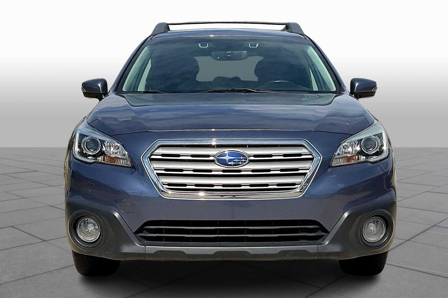 2017 Subaru Outback Premium photo 3