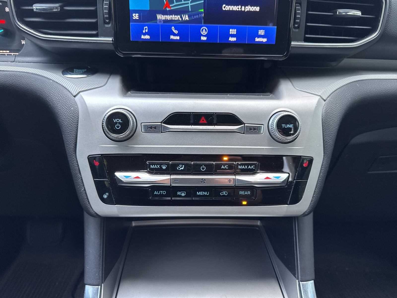 2022 Ford Explorer XLT photo 21