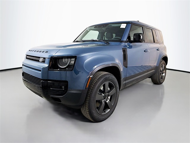 2026 Land Rover Defender S's photo