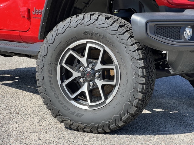 2024 Jeep Wrangler Rubicon photo 2