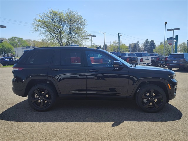 2025 Jeep Grand Cherokee Limited photo 7