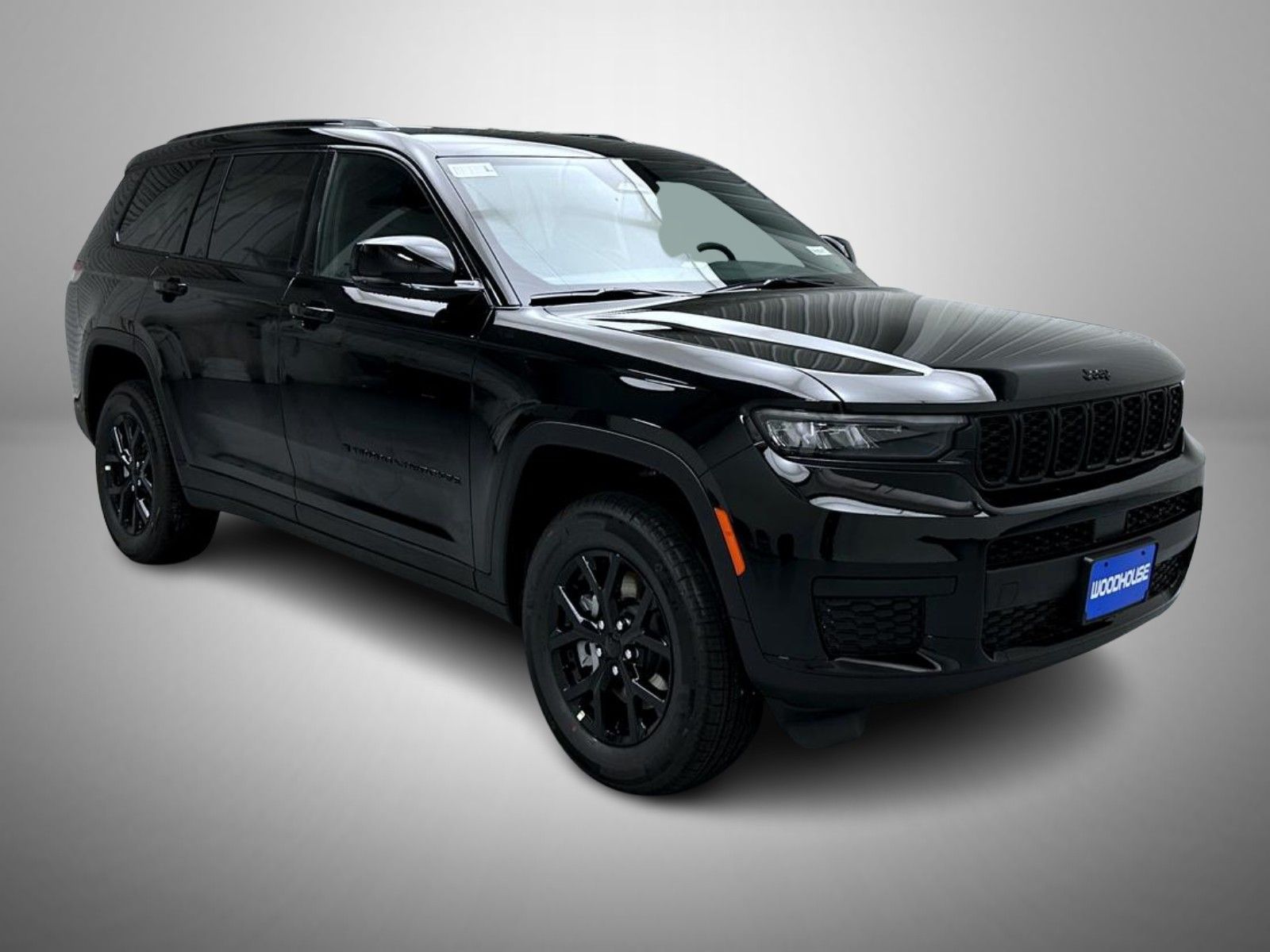 2025 Jeep Grand Cherokee Altitude photo 3