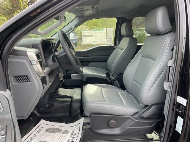 2025 Ford F-350 XL photo 2
