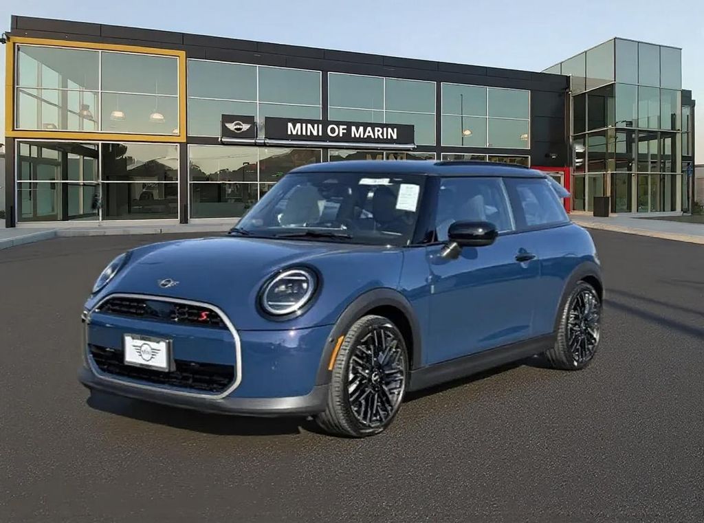 2026 MINI Hardtop S's photo