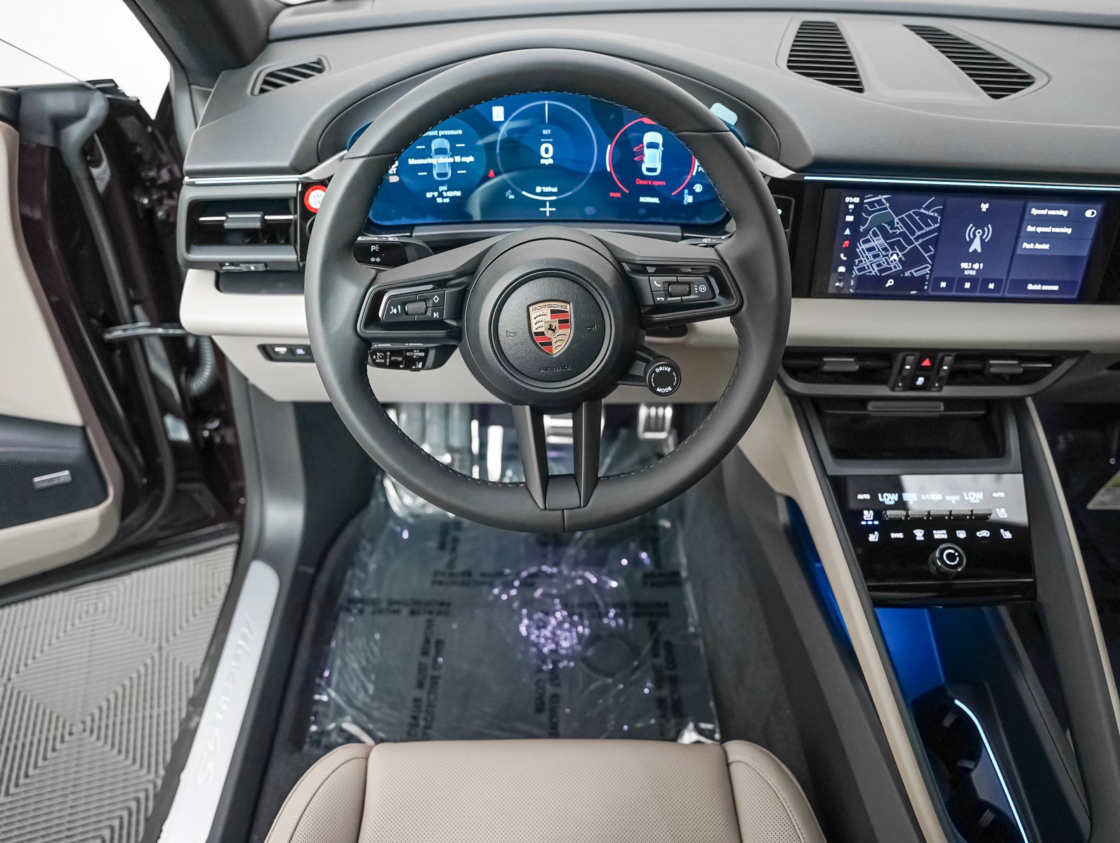 2025 Porsche Macan Electric photo 13