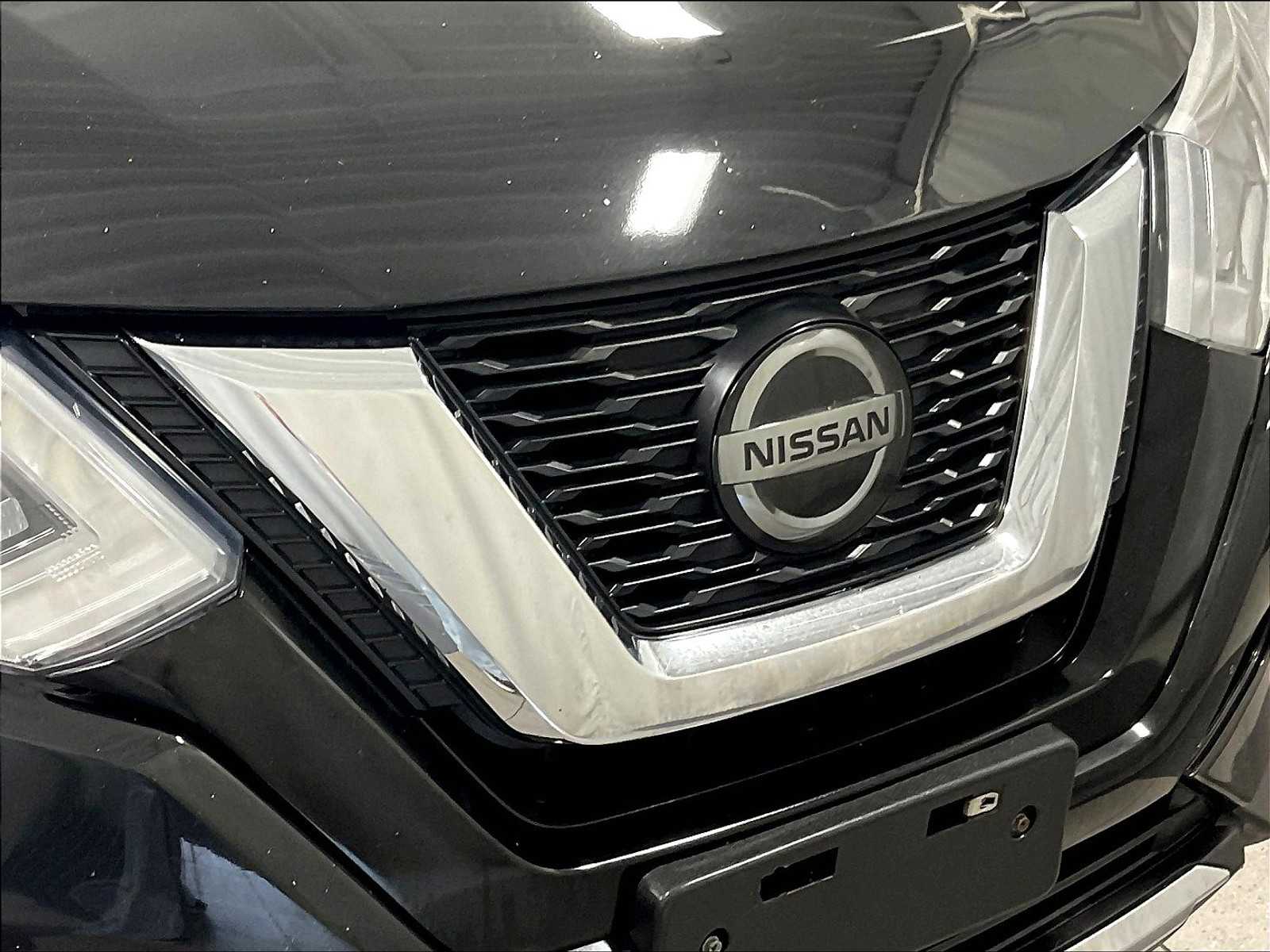 2019 Nissan Rogue SV photo 29