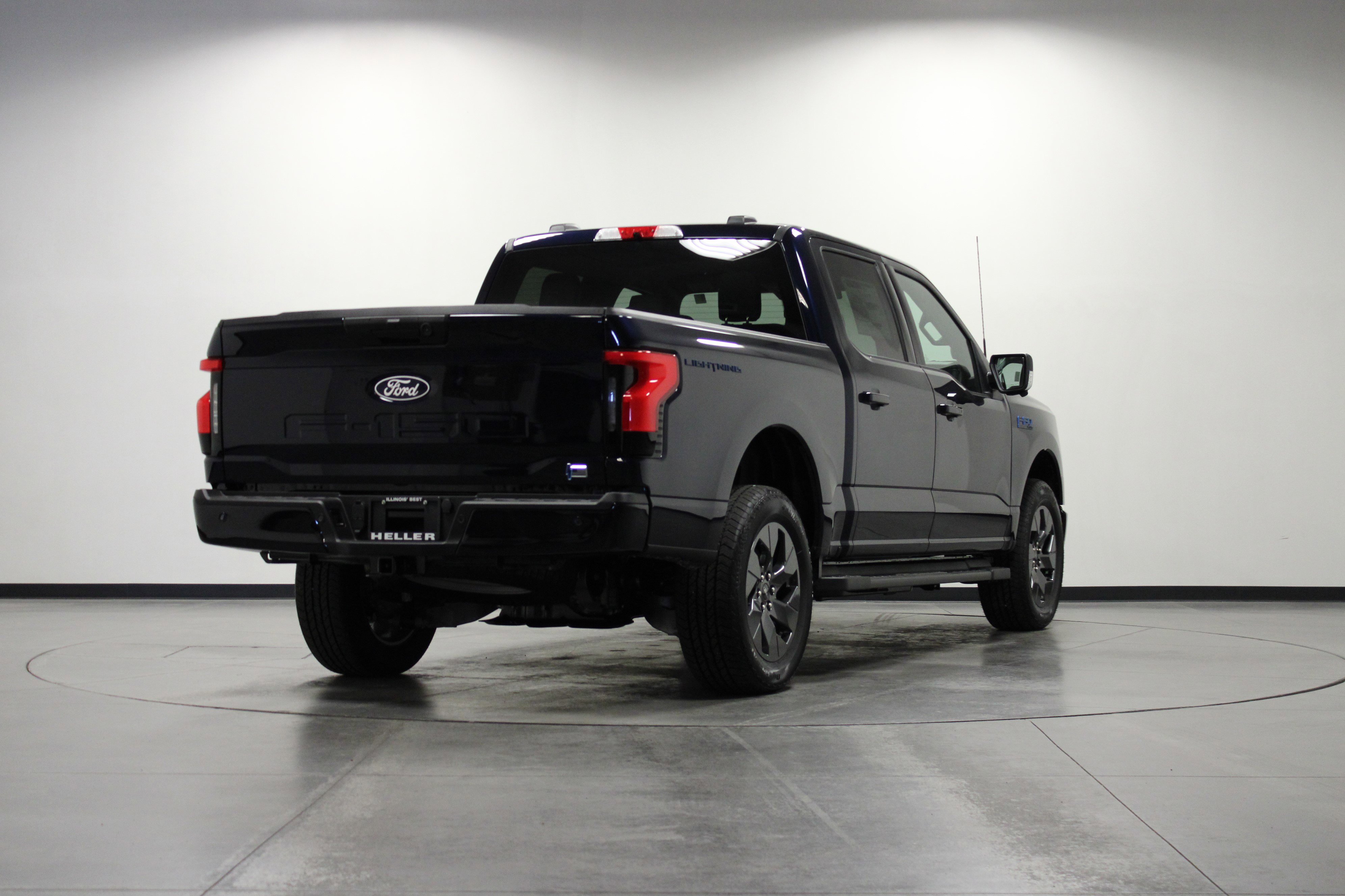 2025 Ford F-150 Lightning photo 3
