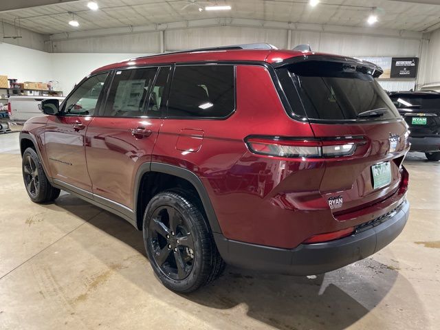2025 Jeep Grand Cherokee Limited photo 4