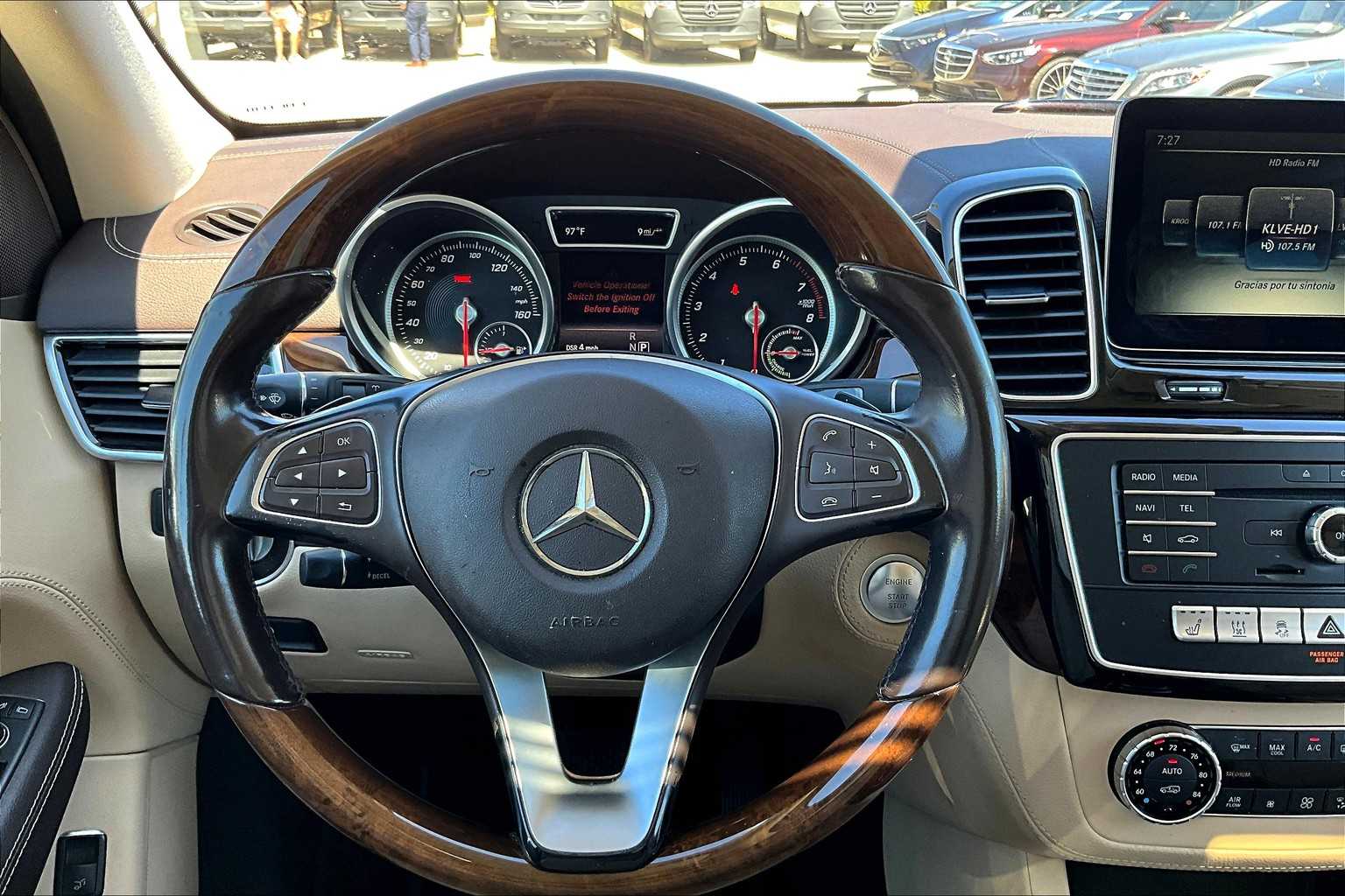 2016 Mercedes Benz GLE 550e 4MATIC photo 4