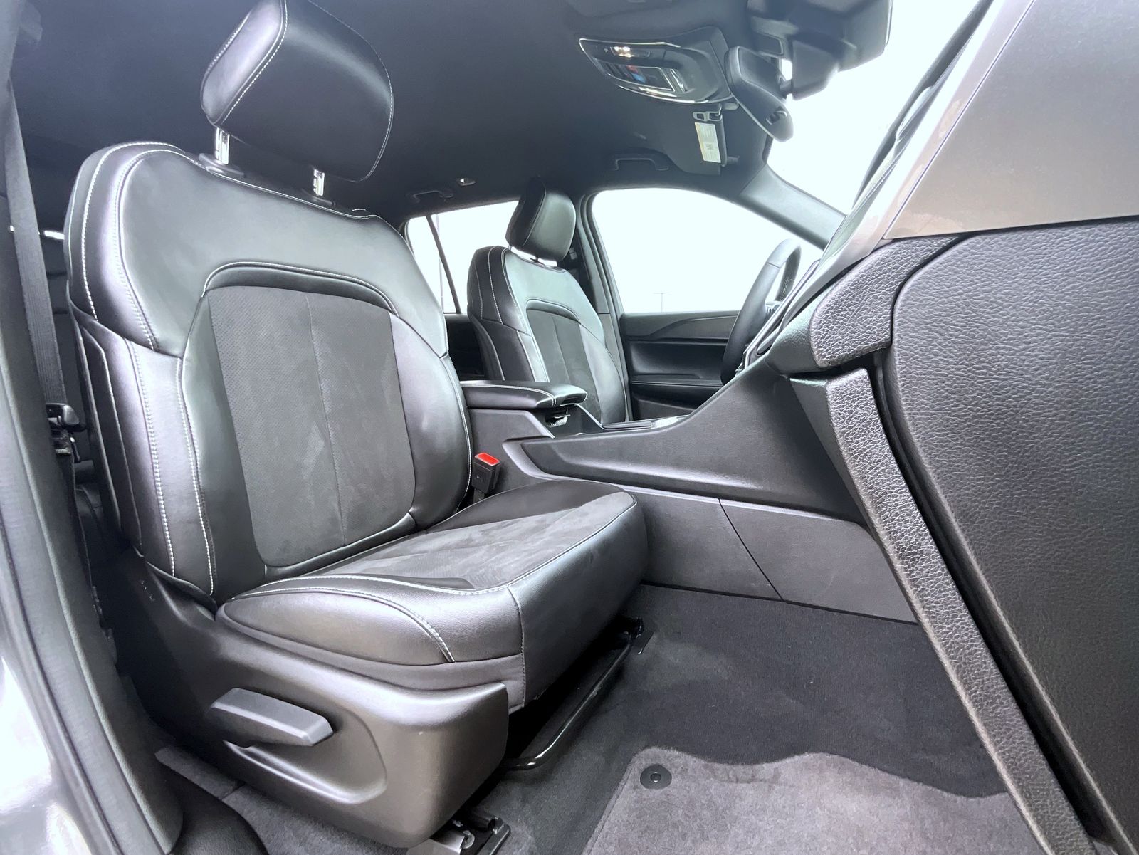 2024 Jeep Grand Cherokee Altitude photo 13