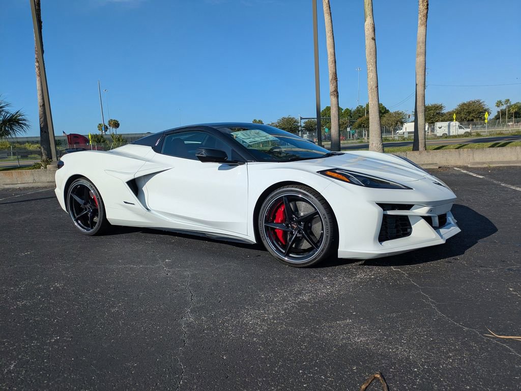 2025 Chevrolet Corvette E-Ray 2LZ photo 2
