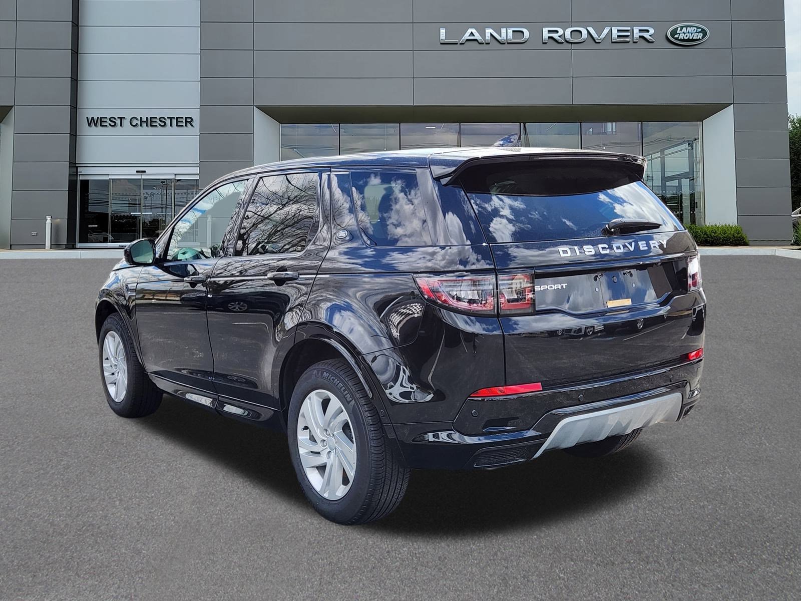 2024 Land Rover Discovery Sport S photo 3