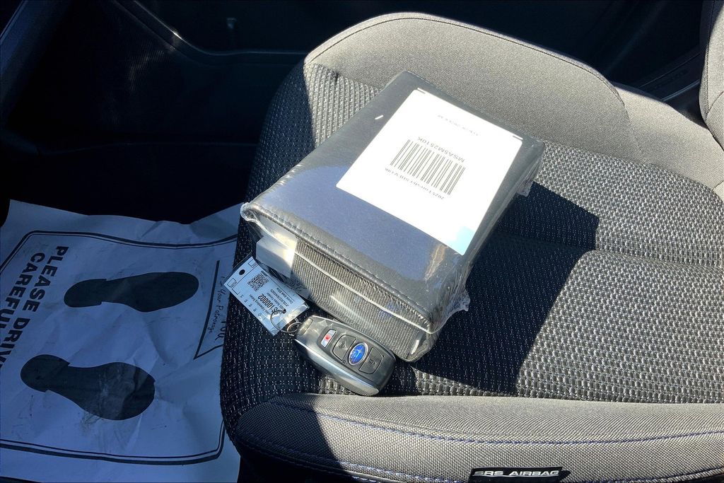 2025 Subaru Forester Premium photo 9