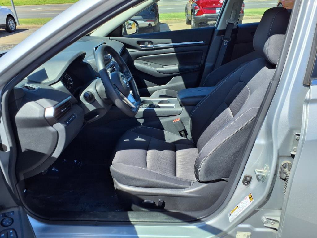 2022 Nissan Altima 2.5 SV photo 14