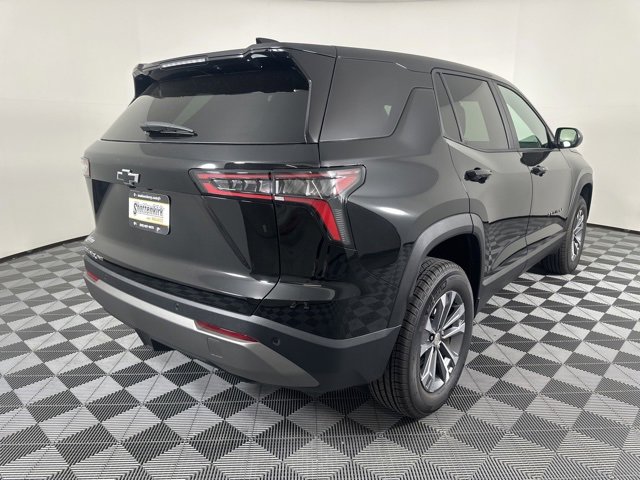 2026 Chevrolet Equinox LT photo 2