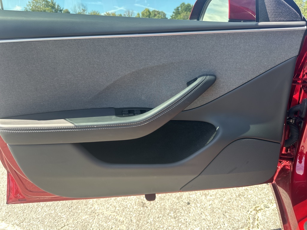 2025 Tesla Model 3 Long Range photo 22