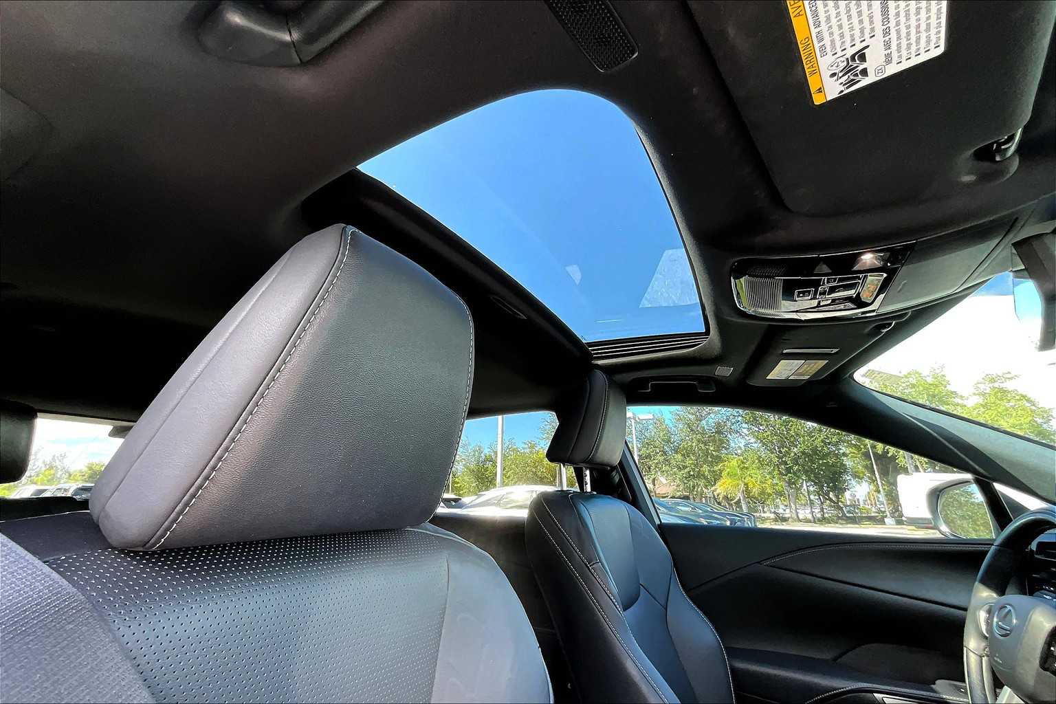 2024 Lexus RX Premium photo 12