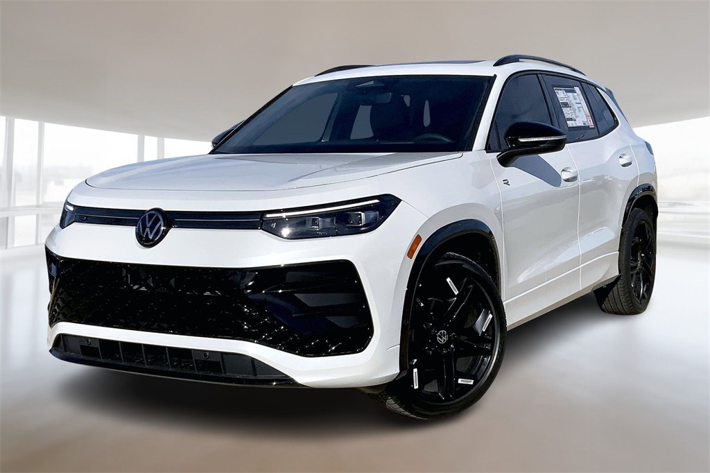 2026 Volkswagen Tiguan SE R-LINE BLACK's photo