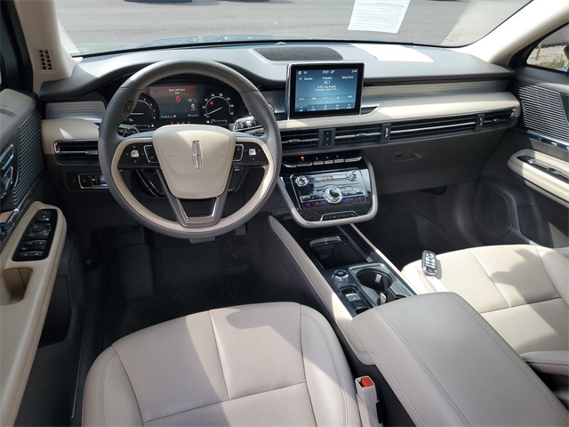 2022 Lincoln Corsair Standard photo 21